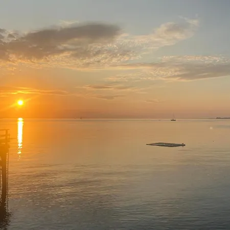 Bright + Cozy Dachgeschoss Maisonette Im Zentrum Lejlighed